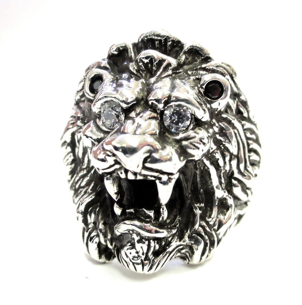 14 K White Gold Men's King Lion Heavy Ring With Black And White Diamonds